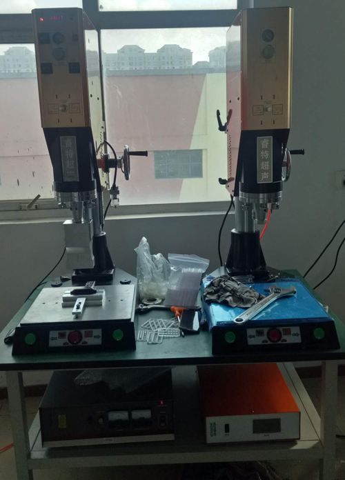 圓柱形電子電器連接塑料外殼超聲波焊接機(jī)