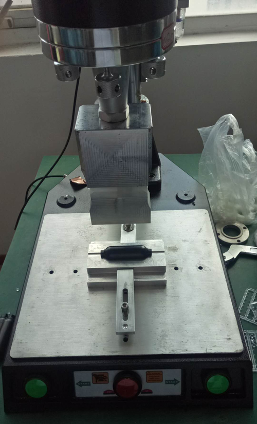 圓柱形電子電器連接塑料外殼超聲波焊接機(jī)