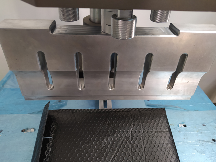 服裝包裝袋氣泡膜熱熔封口超聲波焊接機