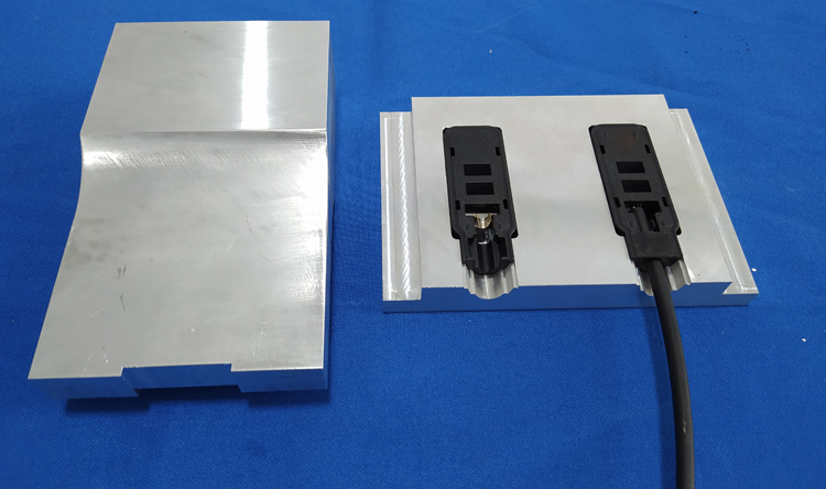 太陽能光伏接線盒超聲波熱熔焊接模具頭