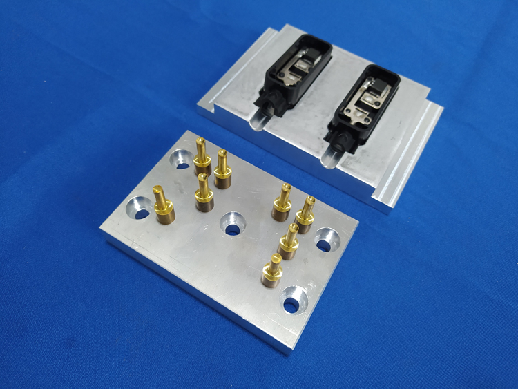 太陽能光伏接線盒超聲波熱熔焊接模具頭