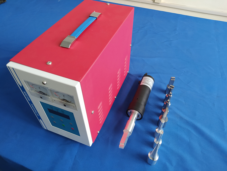 28k900w超聲波塑料點(diǎn)焊機(jī)