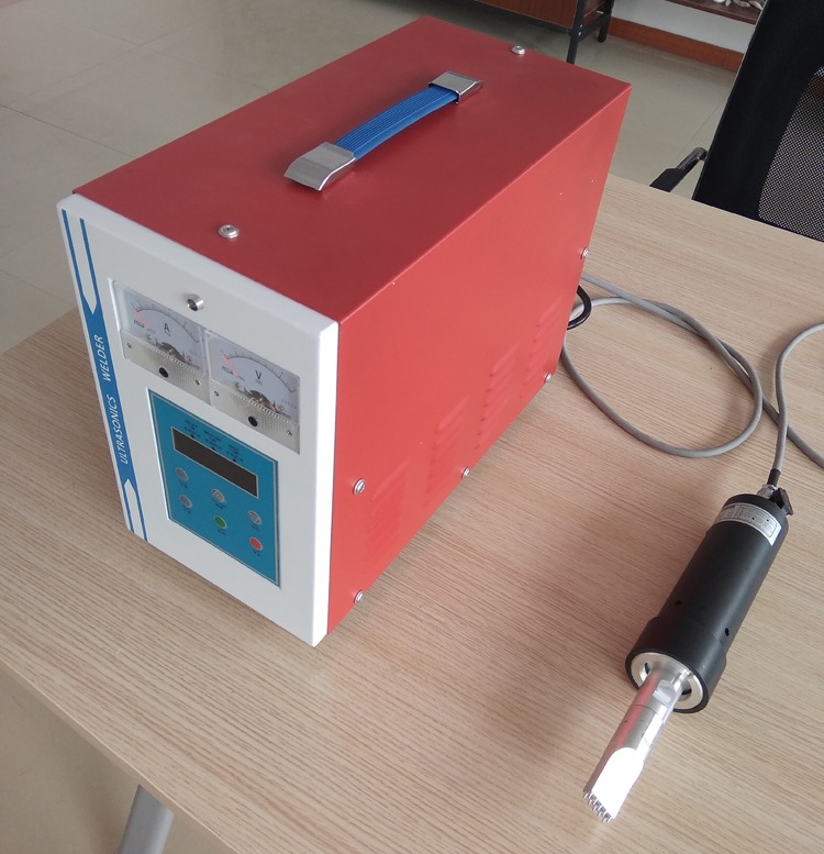 28k900w超聲波塑料點(diǎn)焊機(jī)