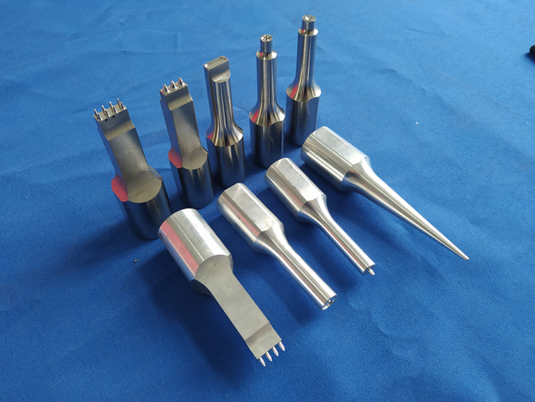 28k900w超聲波塑料點(diǎn)焊機(jī)