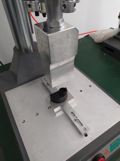 過濾棉與pp塑料殼超聲波焊接機(jī)