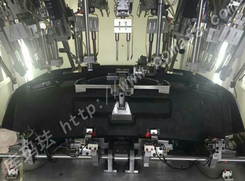汽車后隔板超聲波點(diǎn)焊機(jī)