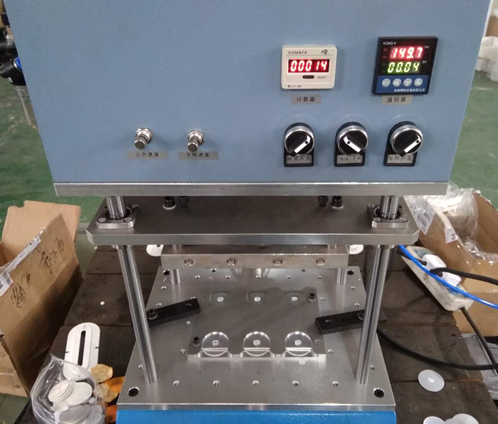 透氣墊片熱燙壓接設(shè)備