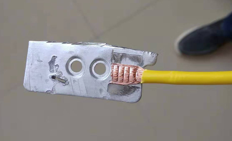 銅鋁線片超聲波金屬點(diǎn)焊圖片