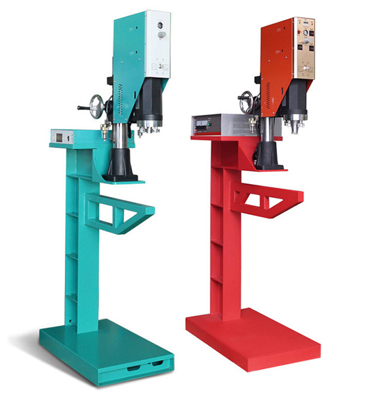 中空板周裝箱超聲波點(diǎn)焊接圖片