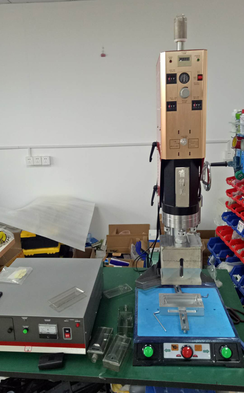 20200808pc醫(yī)用過濾瓶殼蓋超聲波焊接模具發(fā)貨實拍