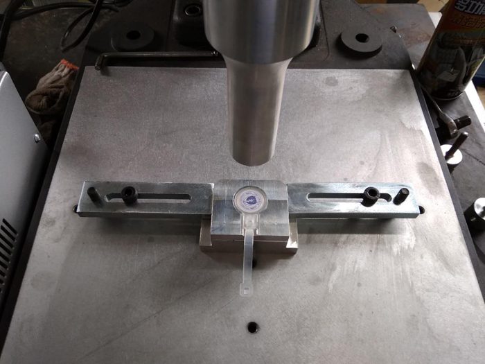 二維碼雞腳環(huán)超聲波壓合圖片