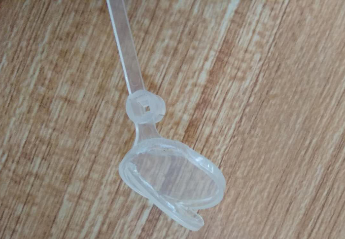 二維碼雞腳環(huán)熱壓成型撕拉效果圖