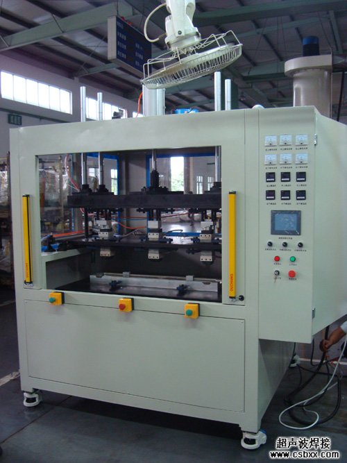 汽車水箱焊接設(shè)備