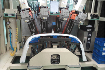 汽車保險杠沖孔機圖片