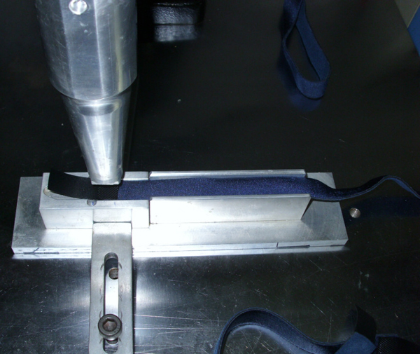 粘帶扣超聲波焊接機(jī)