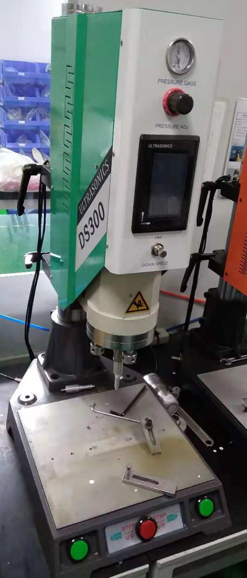 高精密超聲波塑料焊接機(jī)