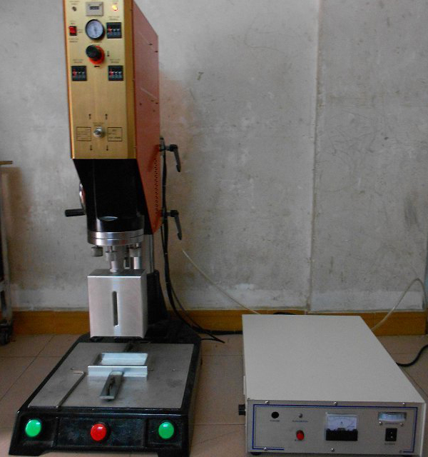 手電筒塑料殼超聲波焊接機(jī)