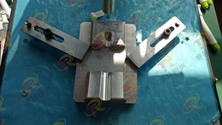 牙科檢查醫(yī)療用品塑料殼超聲波焊接視頻