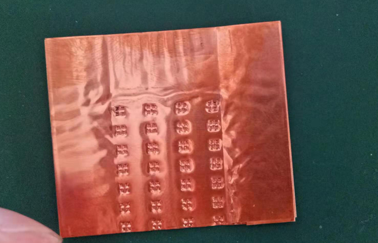 自動(dòng)轉(zhuǎn)盤式超聲波金屬點(diǎn)焊視頻