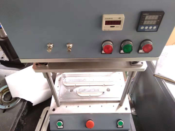 ���ۺ��әC(j��)�ؿ����ض���ô�{(di��o)��