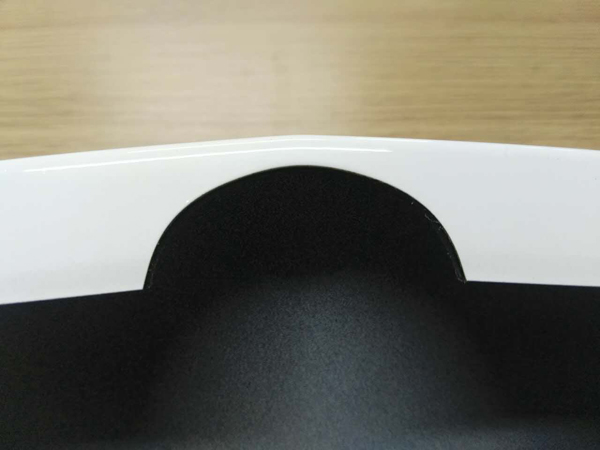 汽車保險杠雷達孔沖孔方法