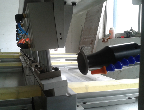 鋁塑復(fù)合管超聲波滾焊注意事項(xiàng)