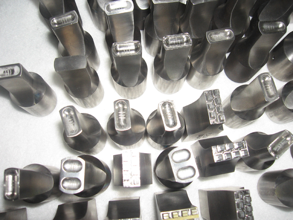 С�ͳ����c(di��n)���^