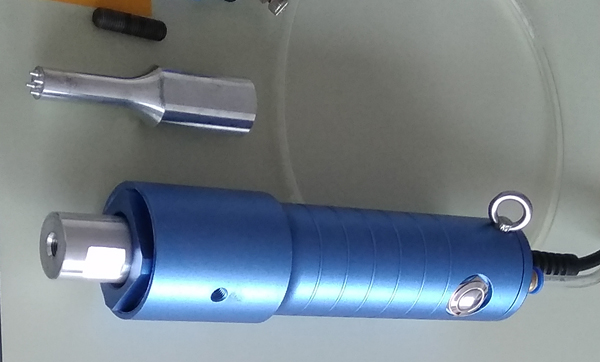 手持超聲波焊接機(jī)安裝模具的注意事項(xiàng)