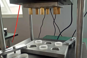 ��ˮ͸��Ĥʹ�ß��ۺ��ӹ�ˇ�ۺ�ע�����(xi��ng)