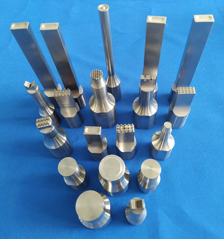 手持超聲波點(diǎn)焊機(jī)使用注意事項(xiàng)