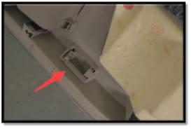 汽車前車門內(nèi)飾板的拆除