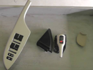 汽車前車門內(nèi)飾板的拆除