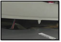 汽車后車門內(nèi)飾板的拆卸