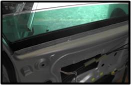 汽車前車門玻璃升降器的拆卸