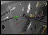 汽車前車門玻璃升降器的拆卸